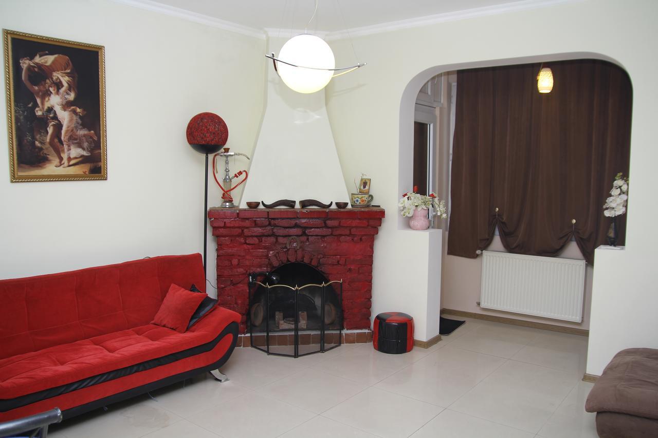Guesthouse Different Тбилиси Экстерьер фото
