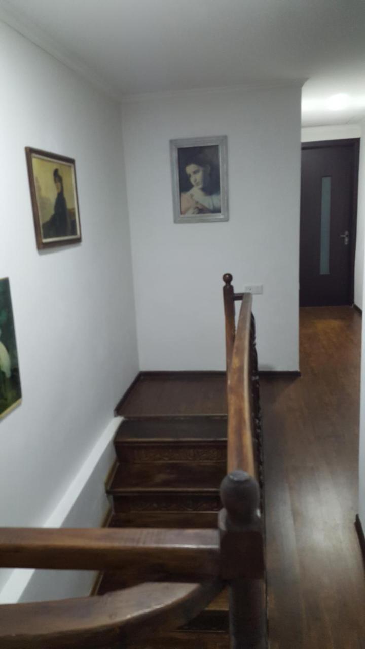Guesthouse Different Тбилиси Экстерьер фото