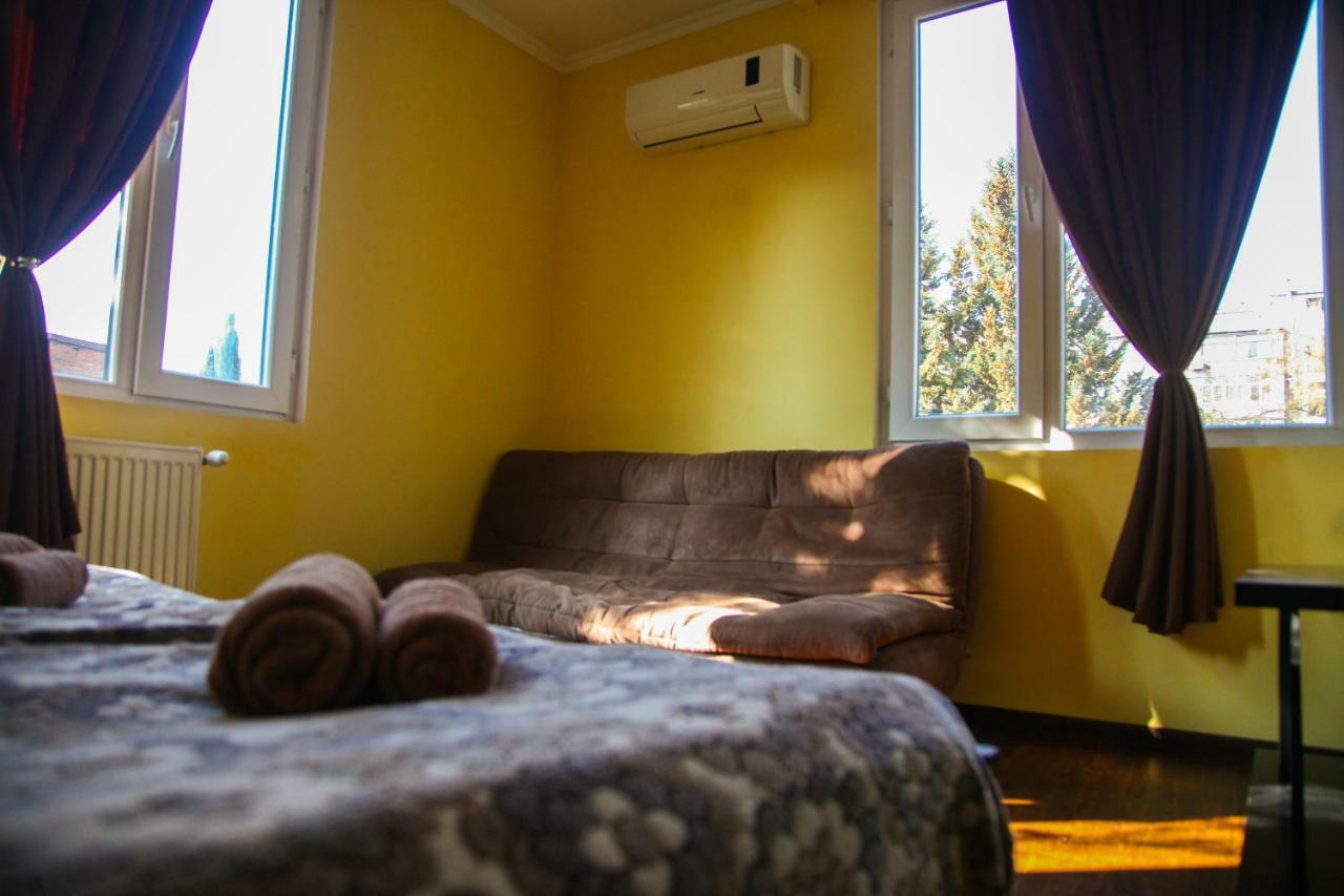 Guesthouse Different Тбилиси Экстерьер фото