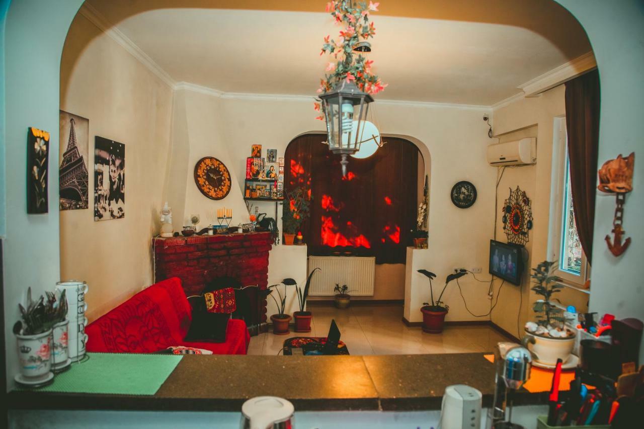 Guesthouse Different Тбилиси Экстерьер фото