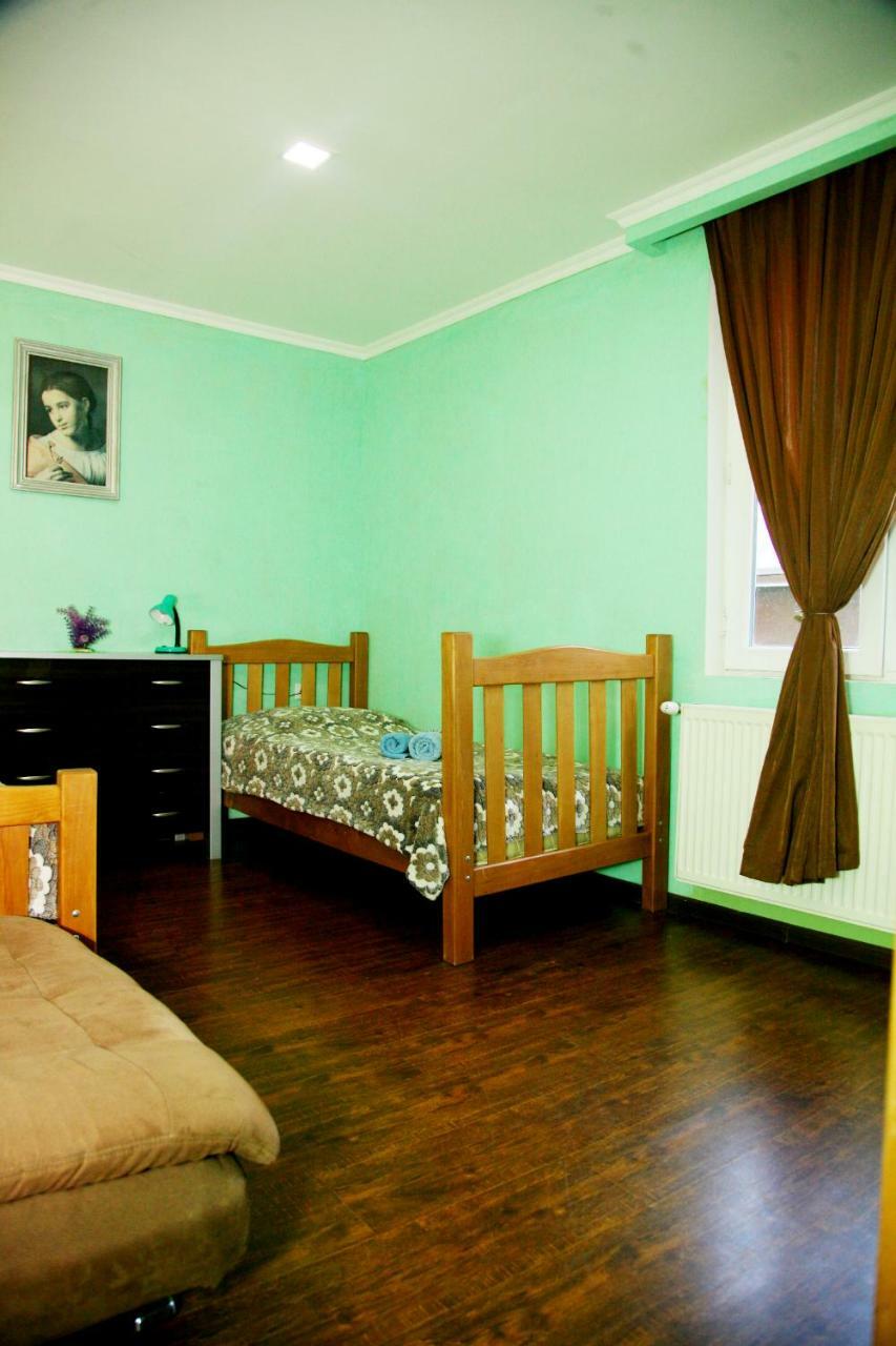 Guesthouse Different Тбилиси Экстерьер фото