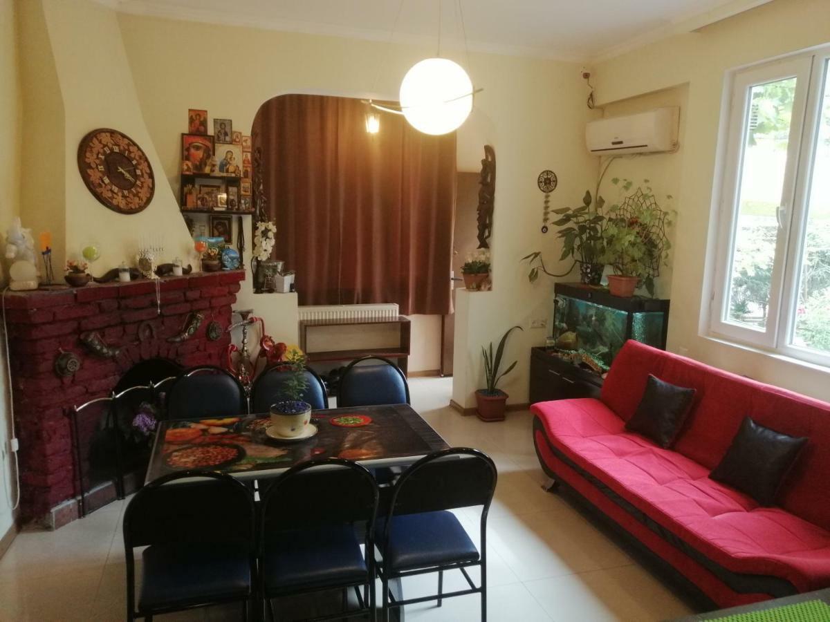 Guesthouse Different Тбилиси Экстерьер фото