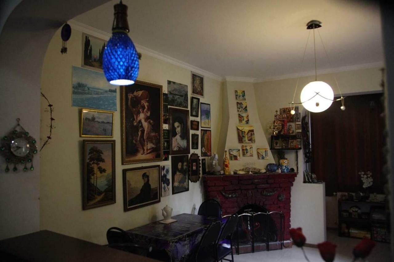 Guesthouse Different Тбилиси Экстерьер фото