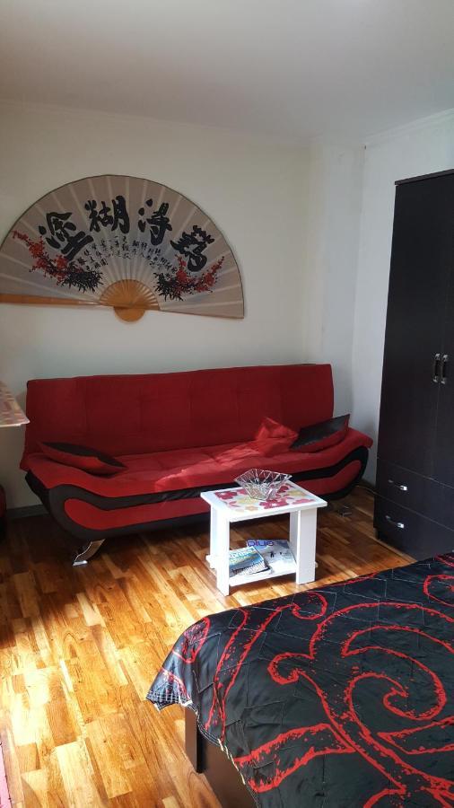 Guesthouse Different Тбилиси Экстерьер фото